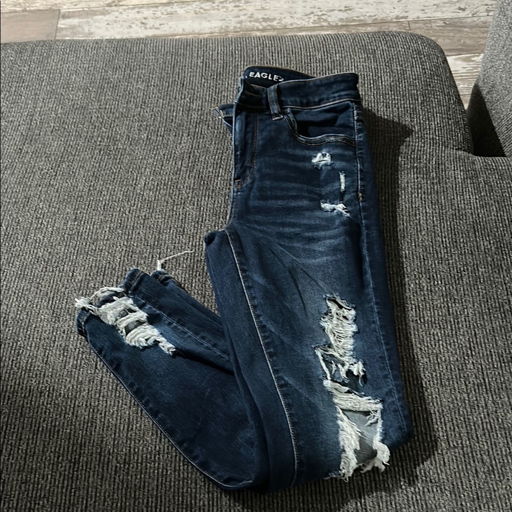 American Eagle 4 Women's Distressed Blue Jeans